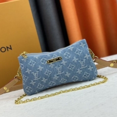 Louis Vuitton Hobo Bags